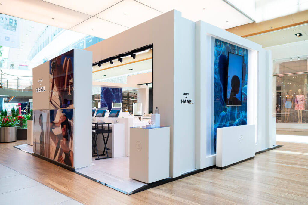 ESTANDE-CHANEL-VILLAGE-MALL-02-tamanho-ok-1024x681